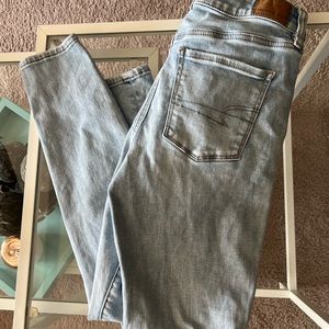 American Eagle LIKE NEW- High Waisted Jegging